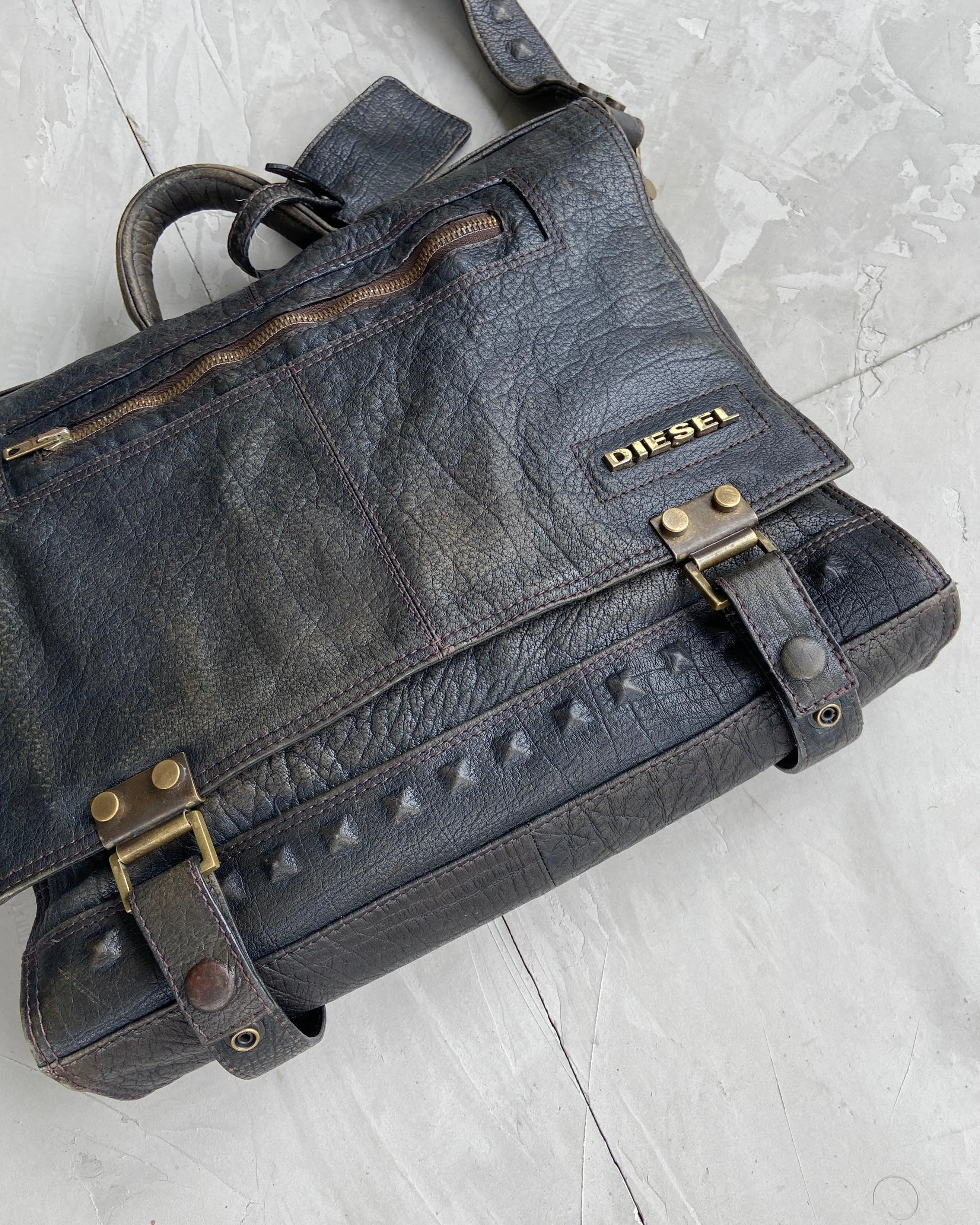 DIESEL 90'S BLACK LEATHER CROSS BODY BAG