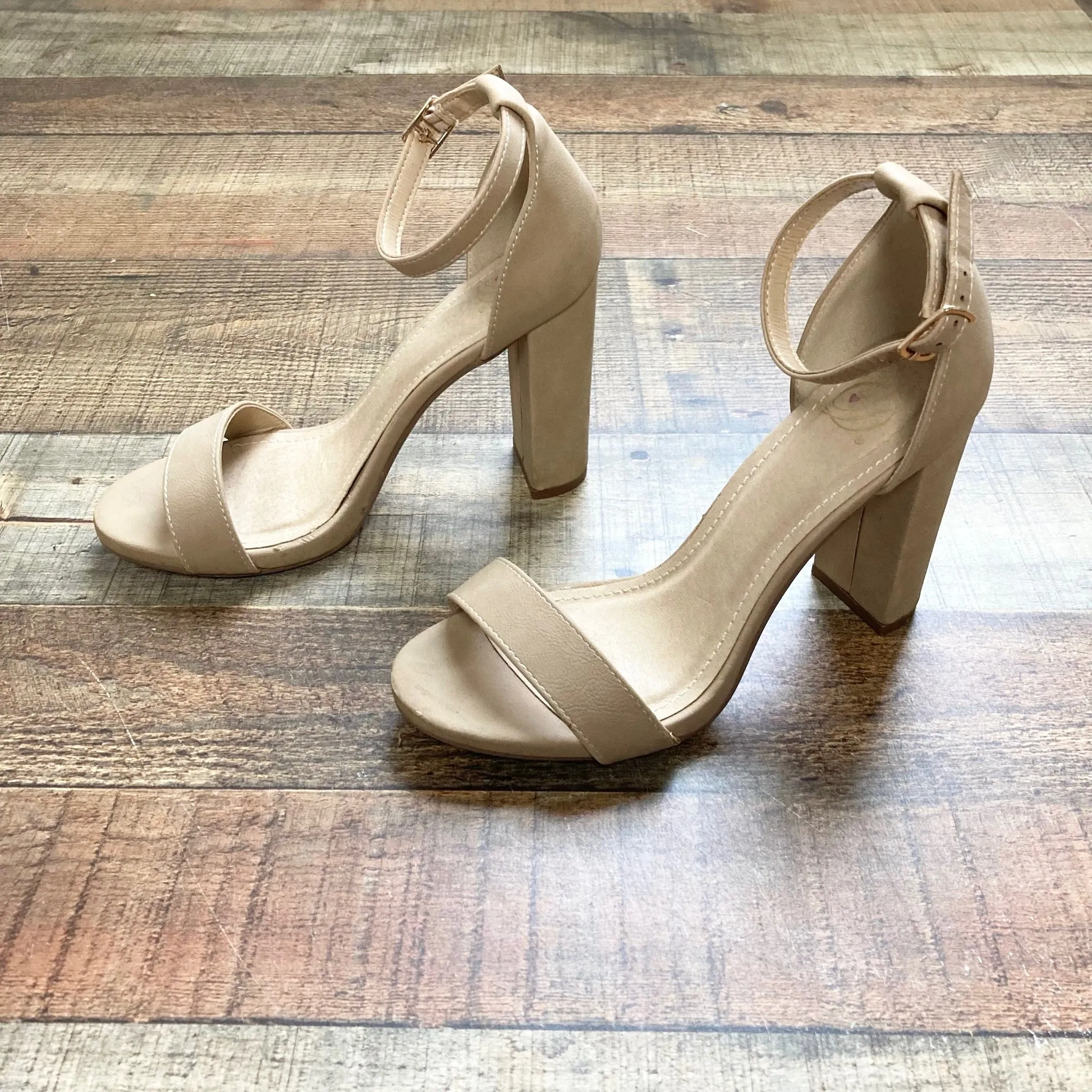 Heart in D Tan Faux Leather Heeled Sandals- Size 7 (see notes)