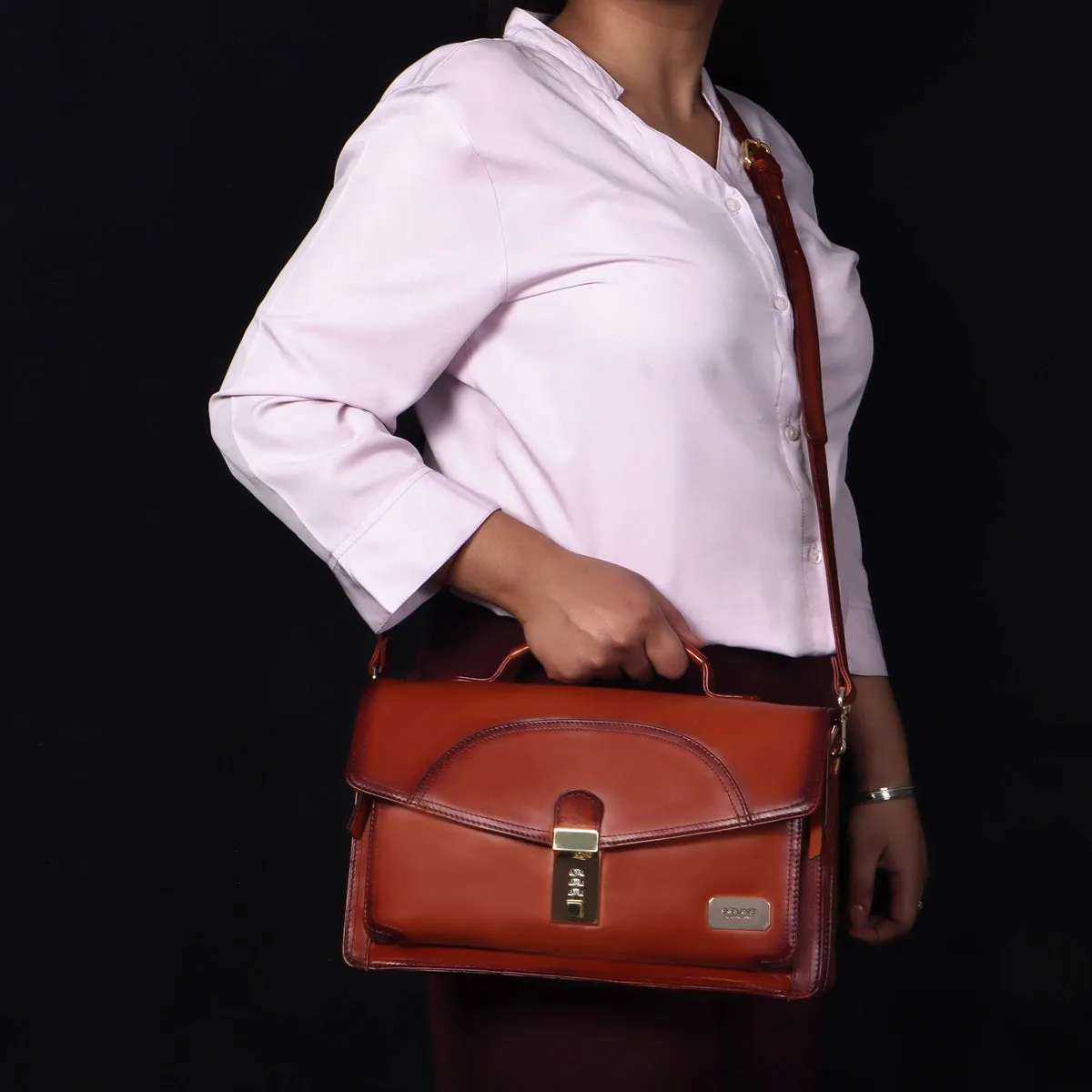 Ladies Sling/Hand-Bag In Tan Leather